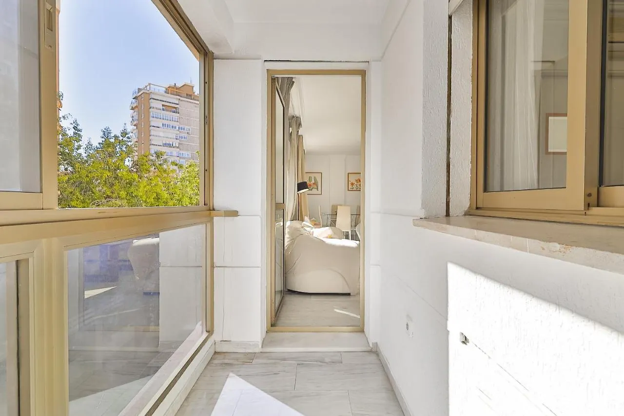 Apartment C9 Roomy Luminous 5 Bedroom In Town Malaga