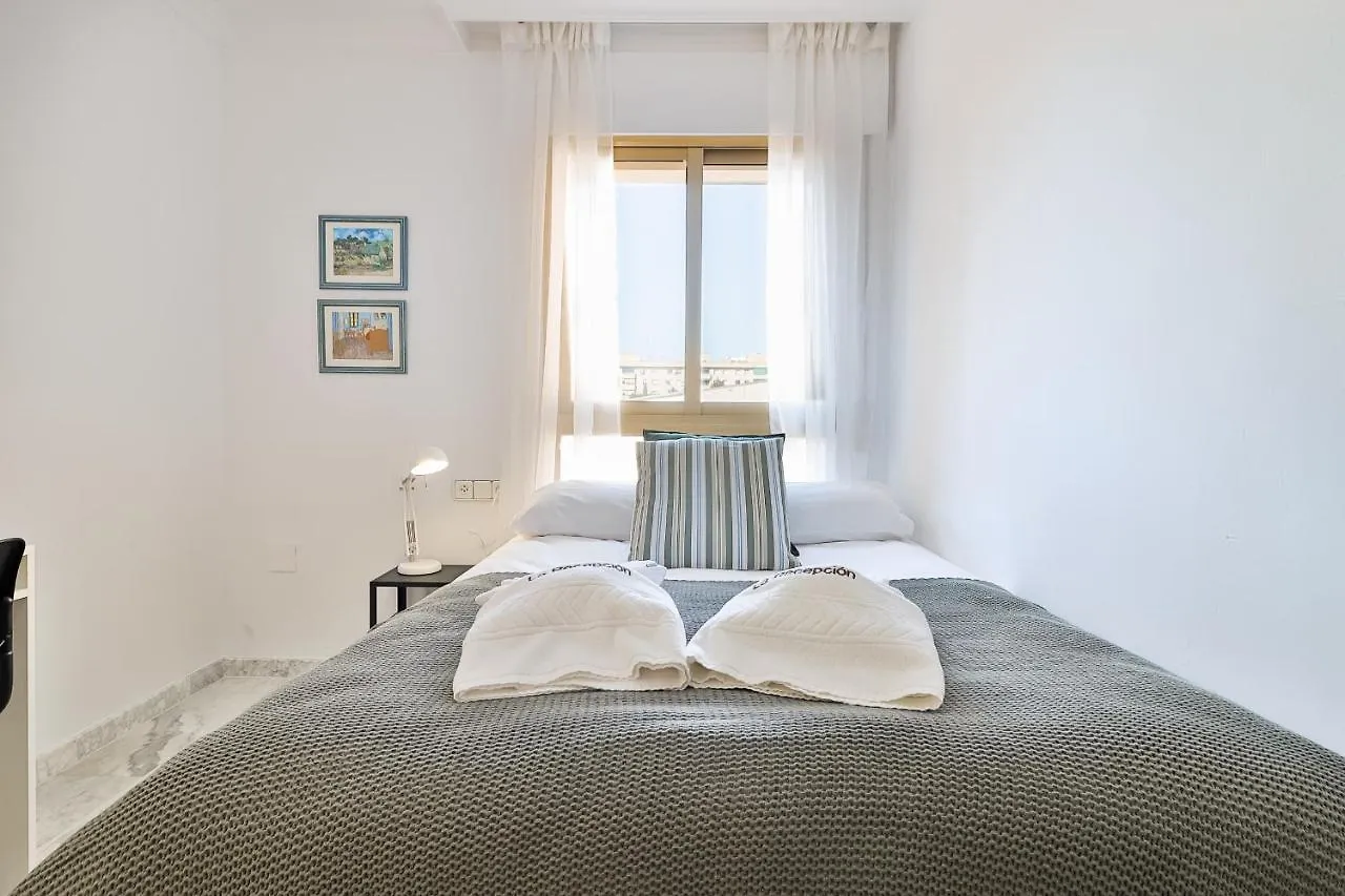 C9 Roomy Luminous 5 Bedroom In Town Malaga