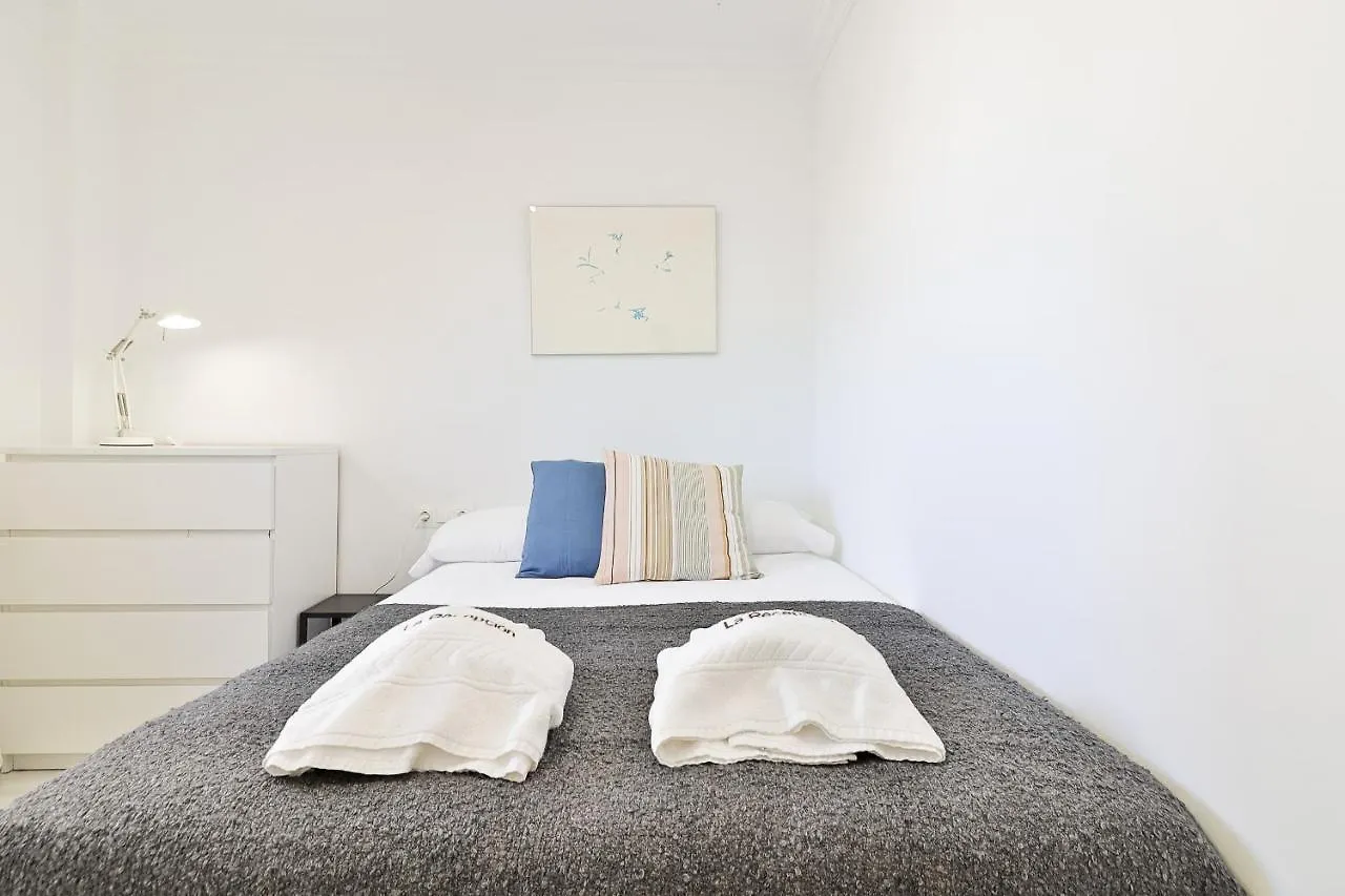 Apartment C9 Roomy Luminous 5 Bedroom In Town Malaga Spain
